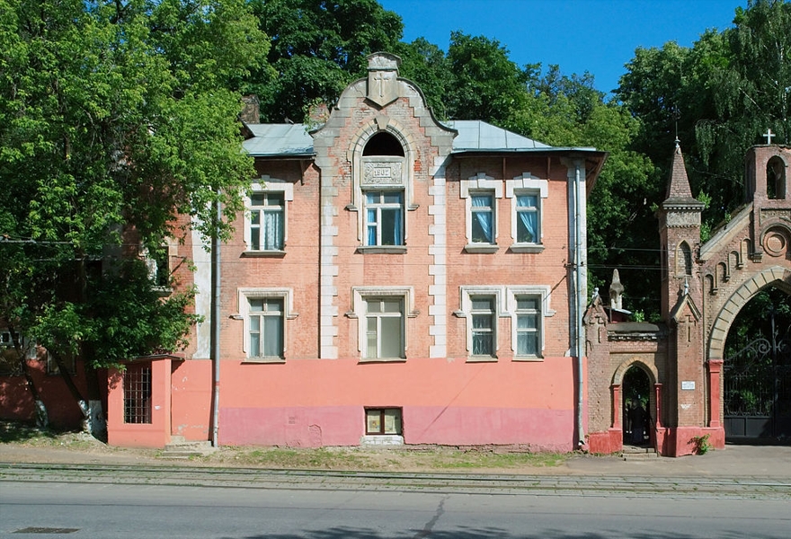 Автобусно-пешеходная экскурсия «Немцы в Москве: Немецкая слобода и Введенское кладбище»