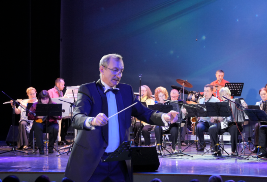 Концерт Эстрадного оркестра под управлением Николая Комскова "И снова о любви"