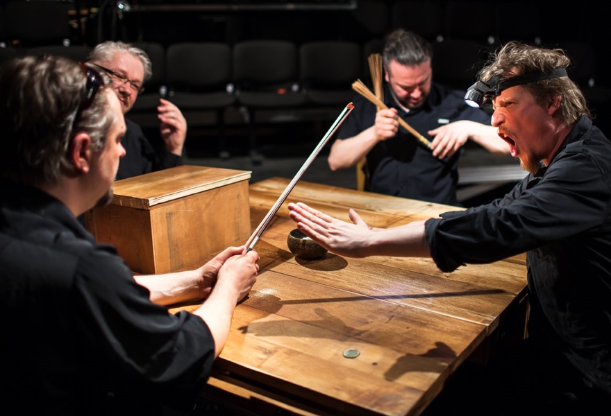 КРОССАРТ: Спектакль «Table». Театр KARBIDO (Польша)/ Performance “The Table”