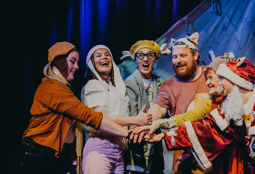 Тайное общество домашних животных встречает Новый год