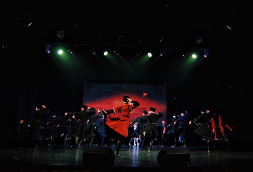 Сольный концерт театра фольклорного танца «Артхурон»