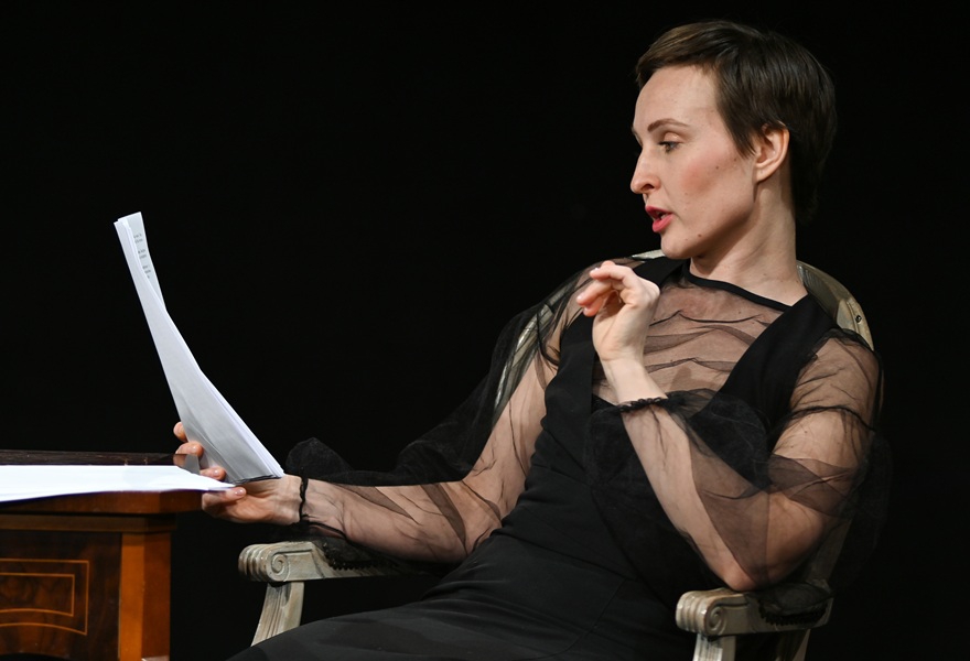 ЧИТАТЬ! Дарья Зырянова читает отрывки из романа "Театр" С. Моэма