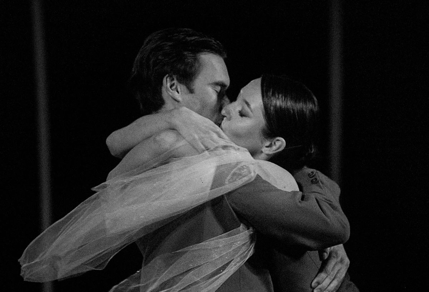 "Colpo di fulmine" танцевально-пластический спектакль Евгении Пичкалевой