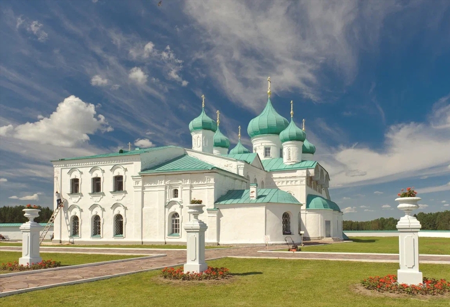 Путешествие к святым местам: экскурсия в Александро-Свирский монастырь