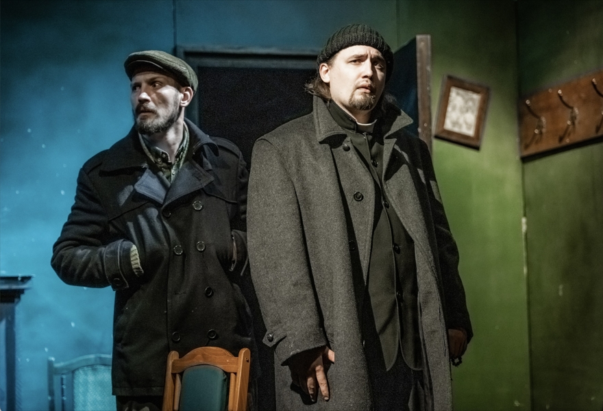 "Сиротливый запад"