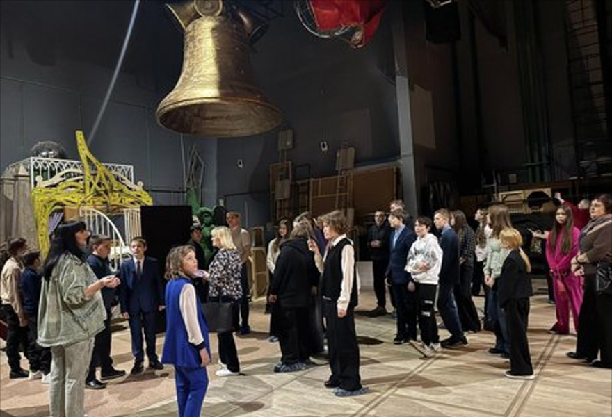 Театральное закулисье