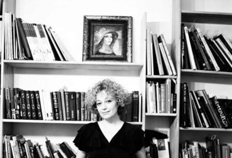 "Синий костюм: от плаща Иисуса Христа до джинсов Гоши Рубчинского".