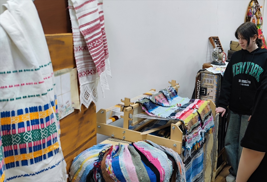 Программа «Волшебная нить», приуроченная ко дню ткацкого станка